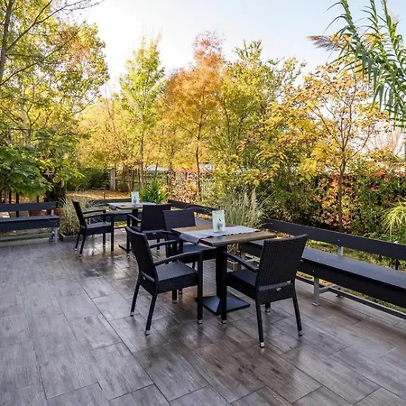 Nocleg ze śniadaniem Atrium Agard Panzio 4*