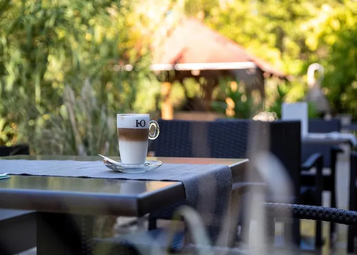 Atrium Agard Panzio Bed & Breakfast 4*